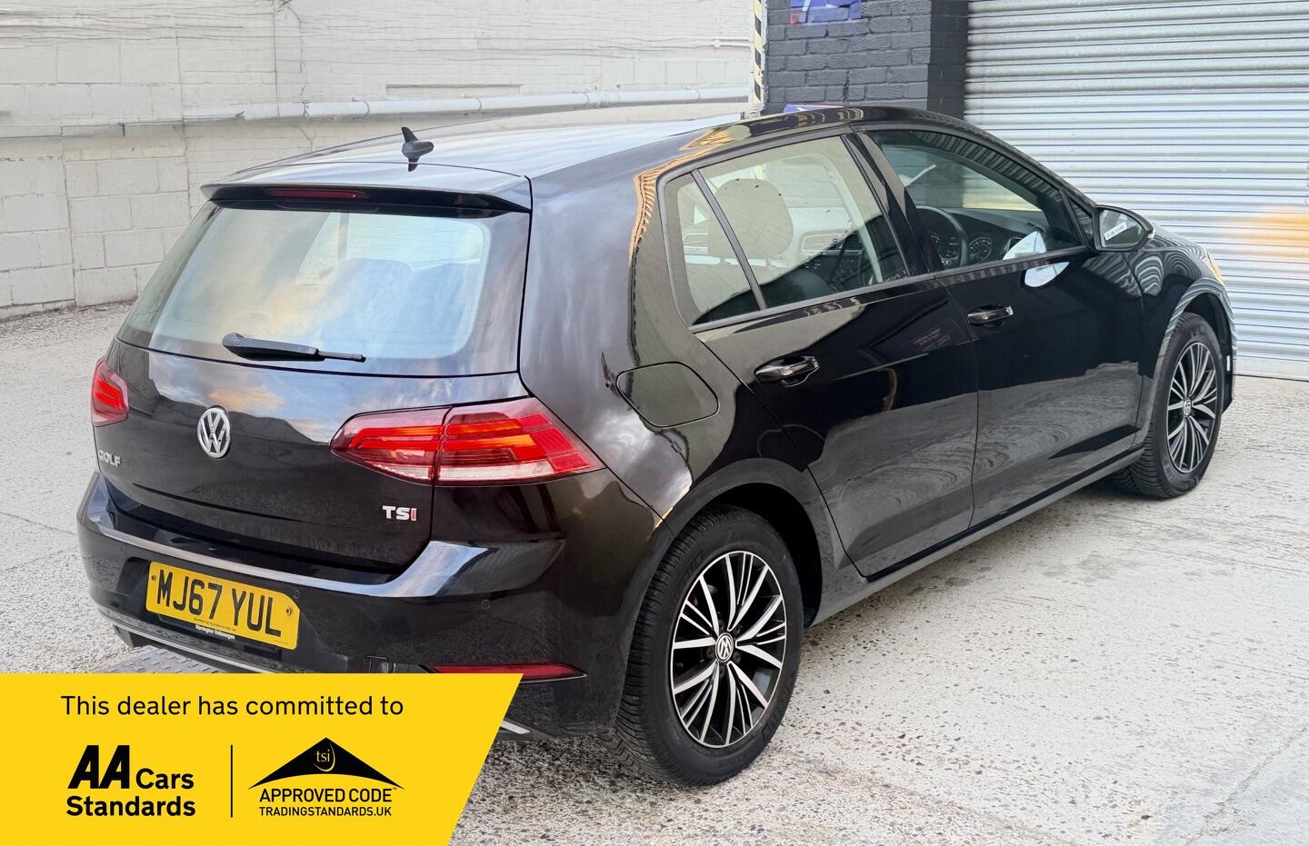 Volkswagen Golf Right Side